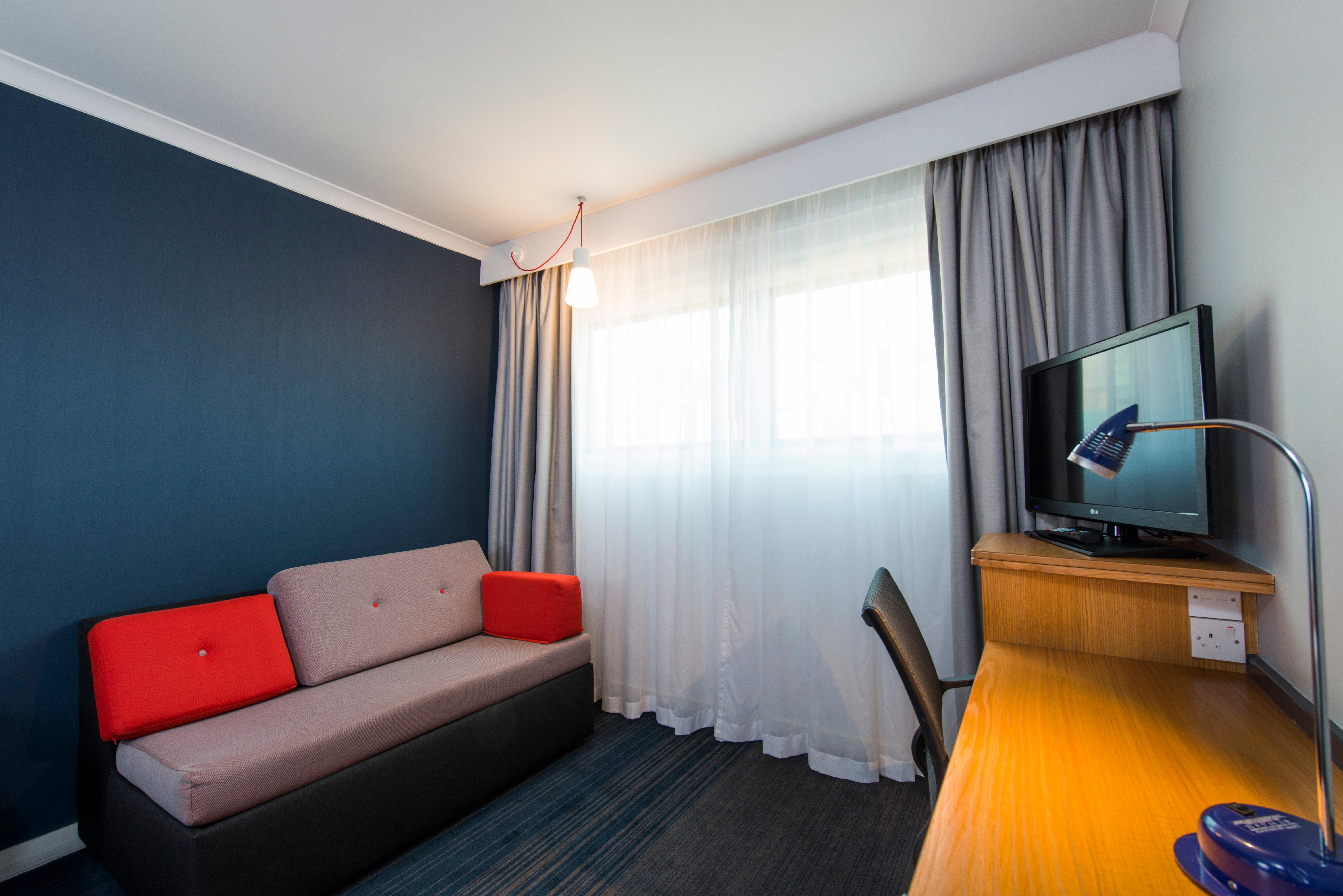 Holiday Inn Express Taunton East By Ihg מראה חיצוני תמונה
