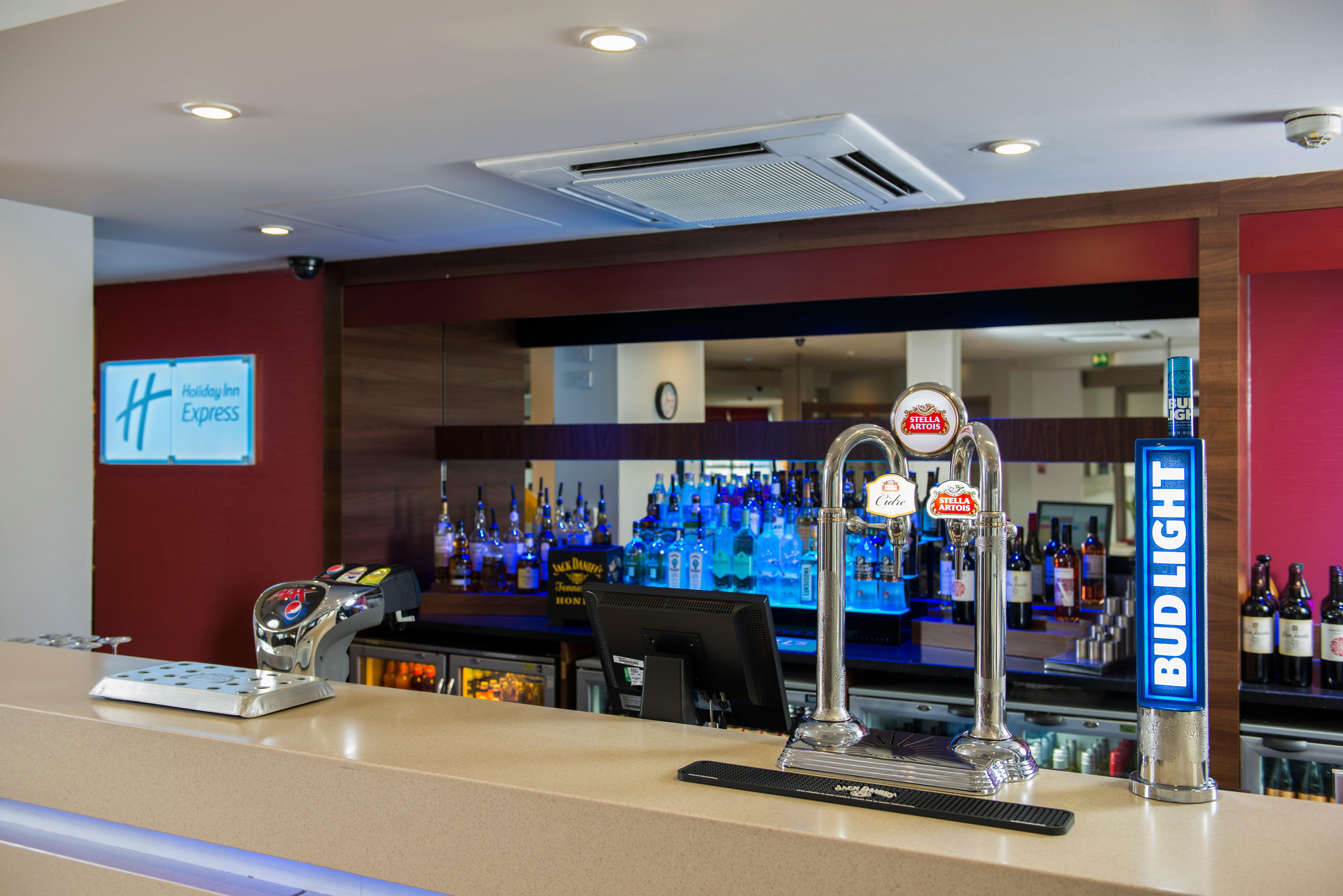 Holiday Inn Express Taunton East By Ihg מראה חיצוני תמונה