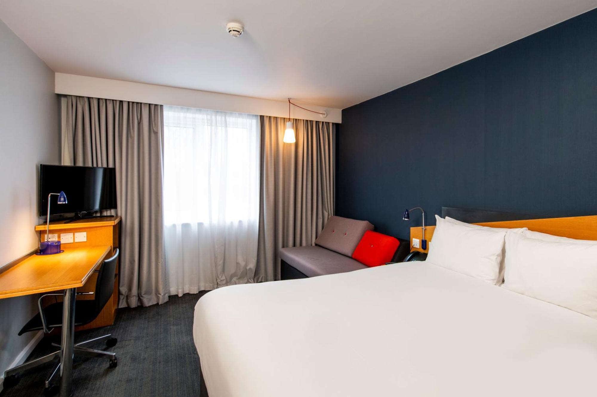 Holiday Inn Express Taunton East By Ihg מראה חיצוני תמונה