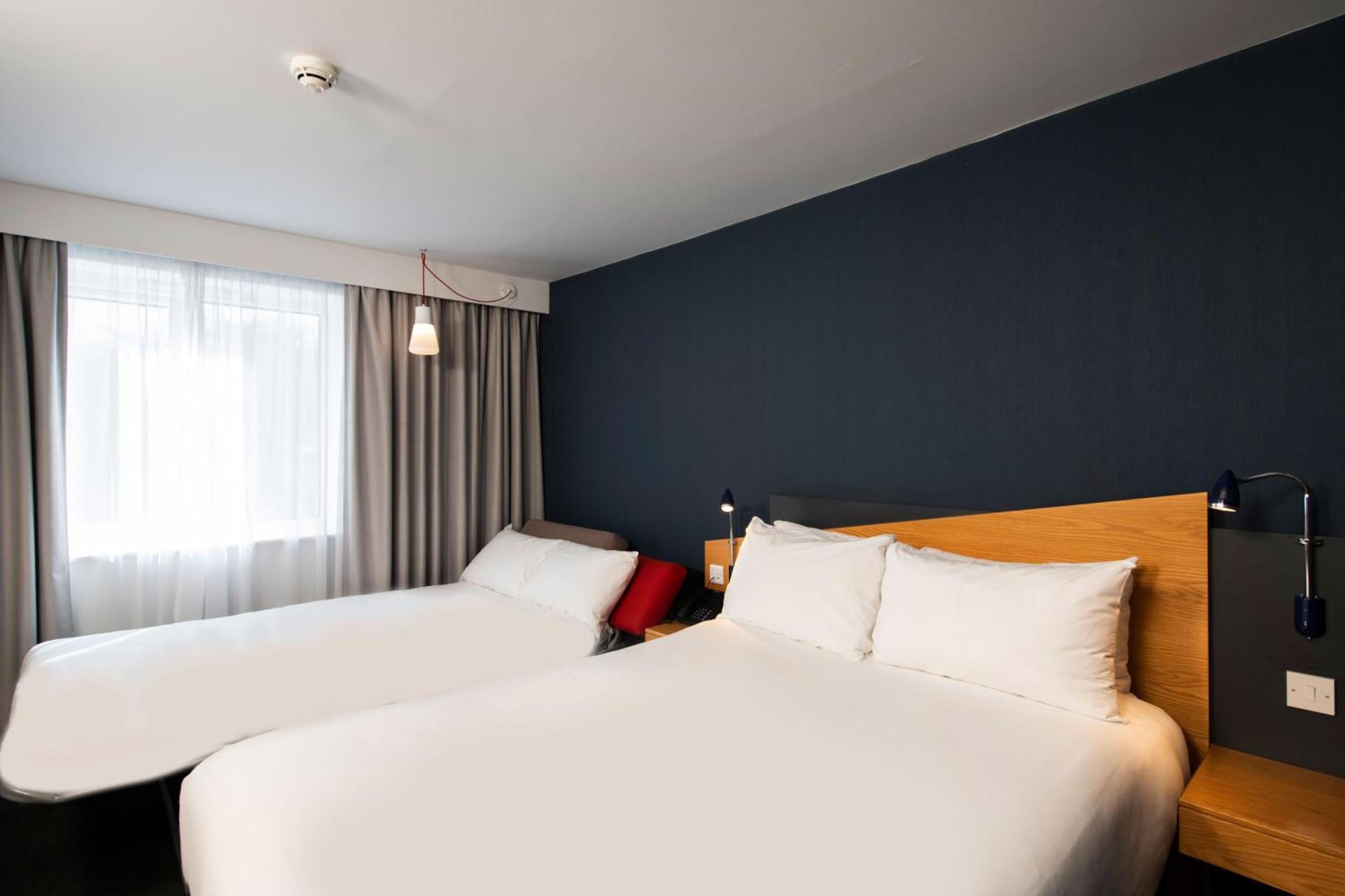 Holiday Inn Express Taunton East By Ihg מראה חיצוני תמונה