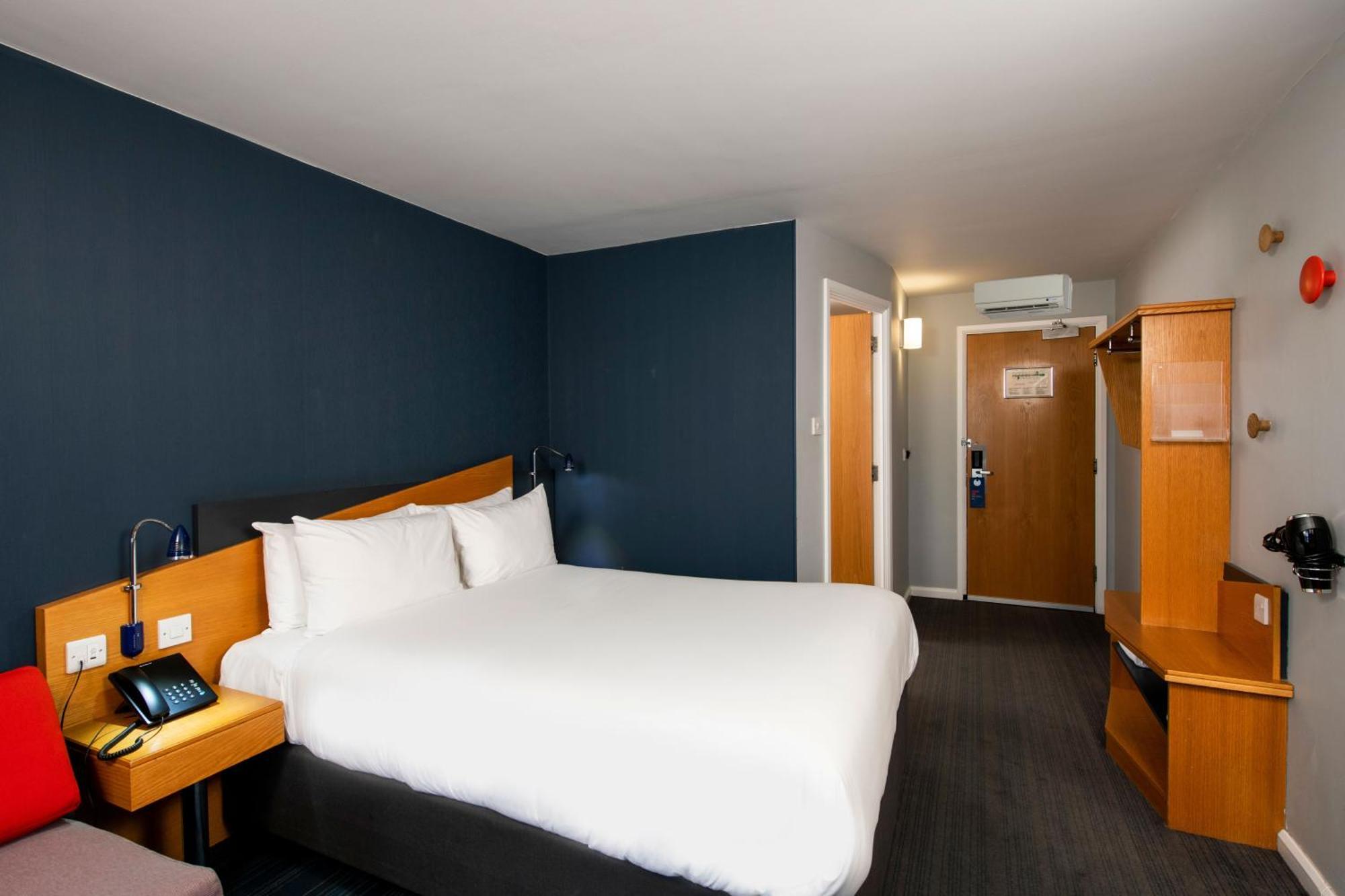 Holiday Inn Express Taunton East By Ihg מראה חיצוני תמונה