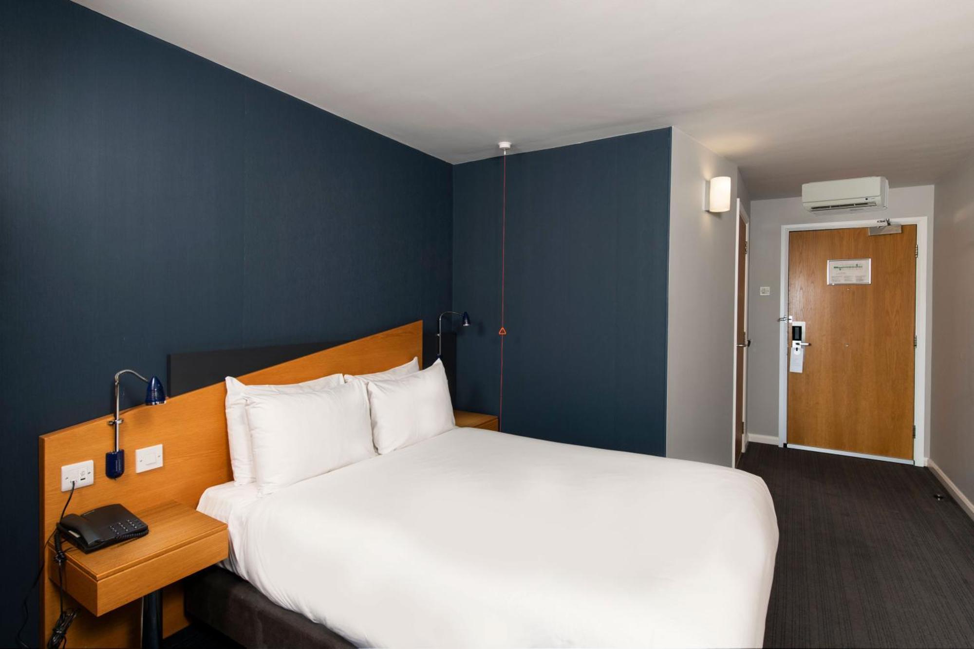 Holiday Inn Express Taunton East By Ihg מראה חיצוני תמונה