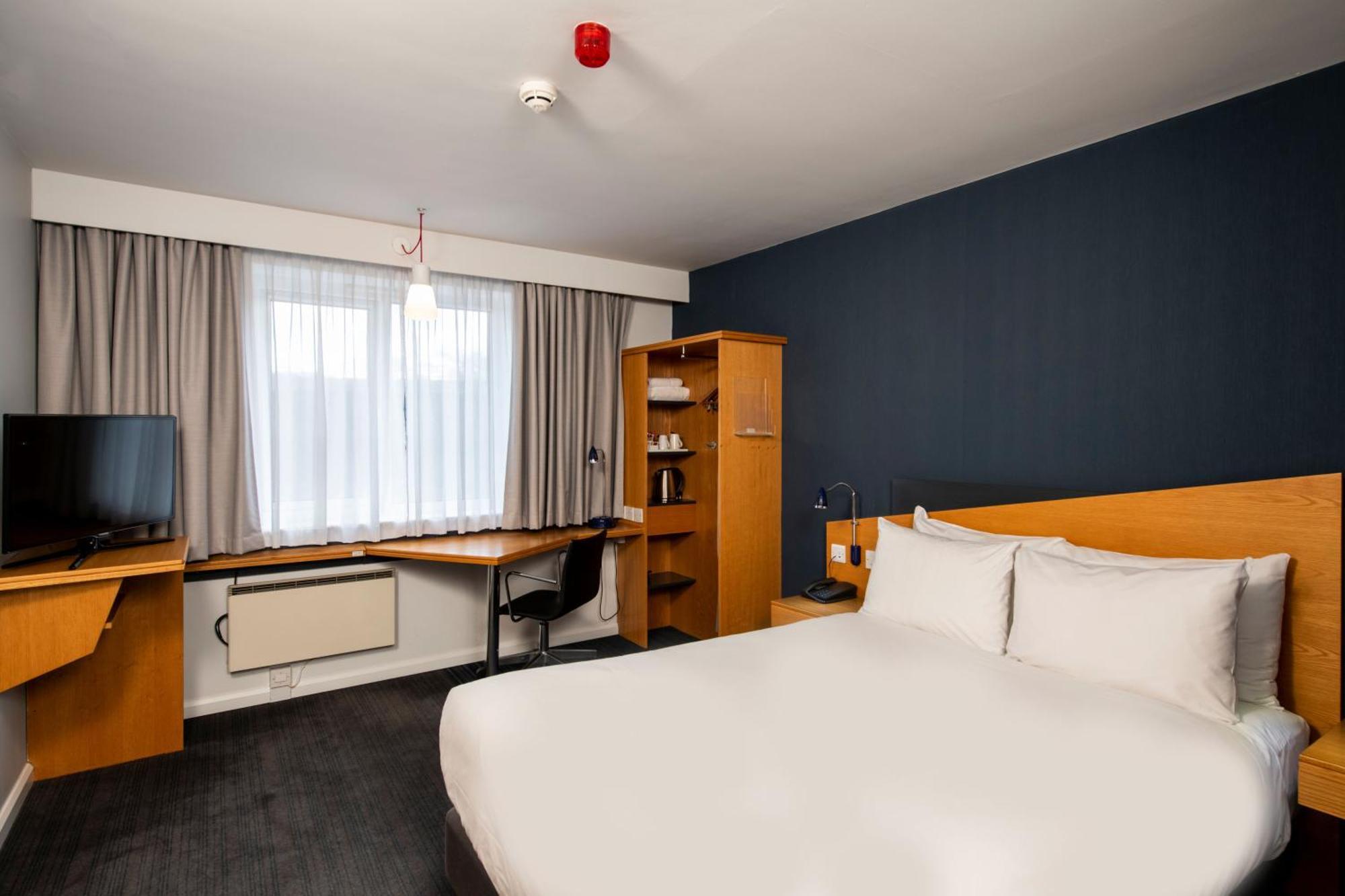 Holiday Inn Express Taunton East By Ihg מראה חיצוני תמונה