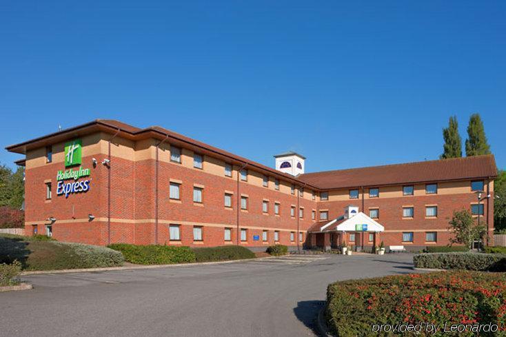 Holiday Inn Express Taunton East By Ihg מראה חיצוני תמונה