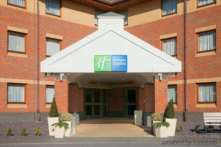 Holiday Inn Express Taunton East By Ihg מראה חיצוני תמונה