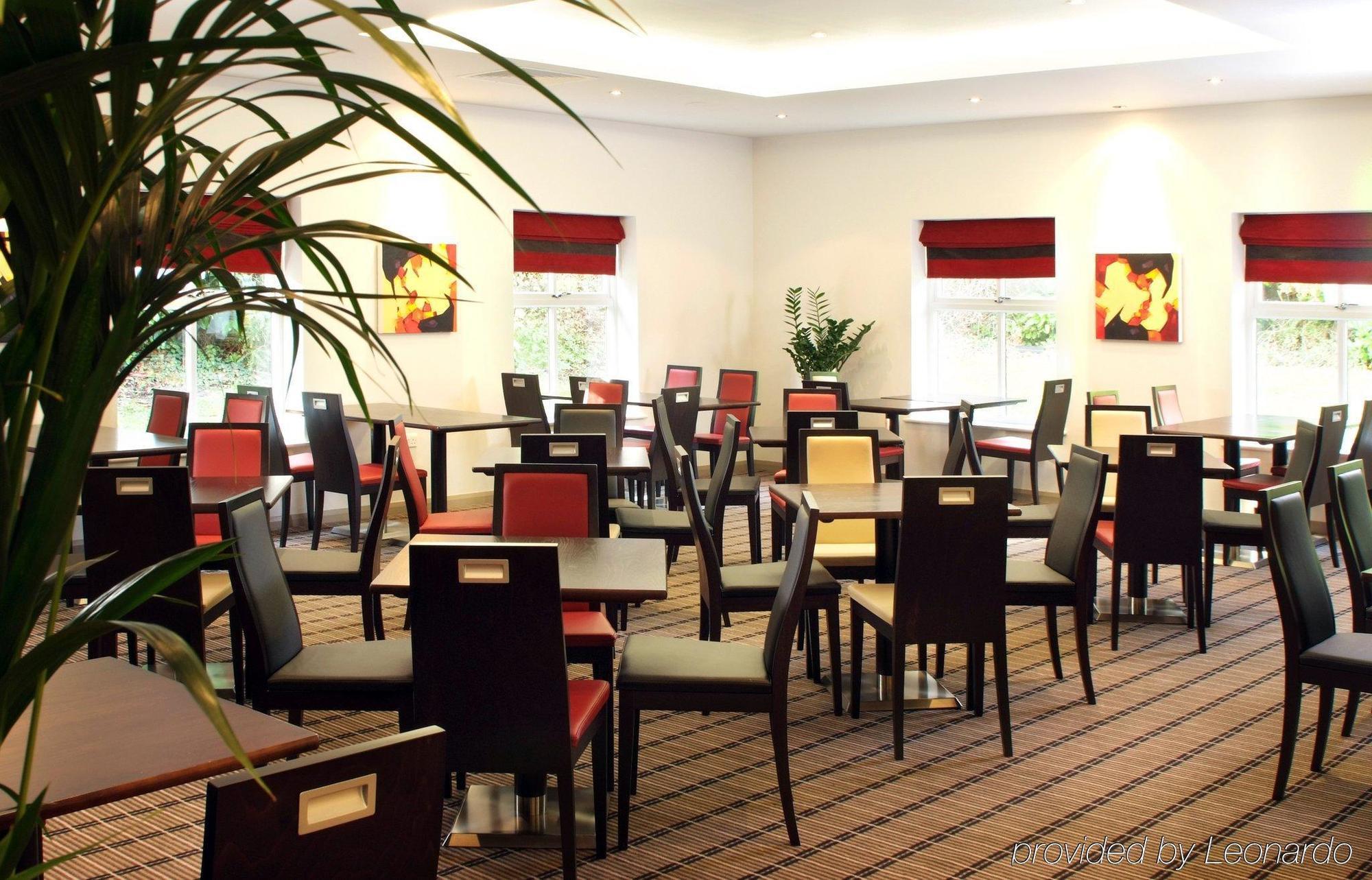 Holiday Inn Express Taunton East By Ihg מסעדה תמונה