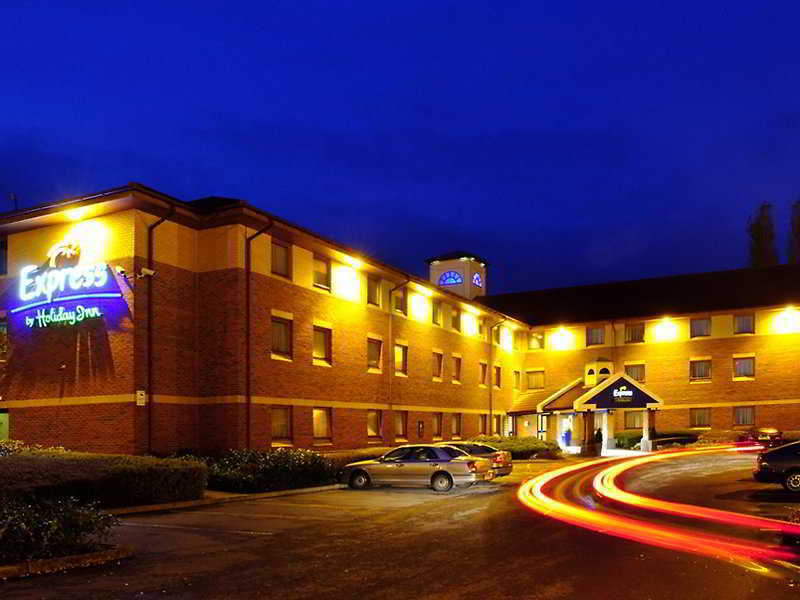 Holiday Inn Express Taunton East By Ihg מראה חיצוני תמונה